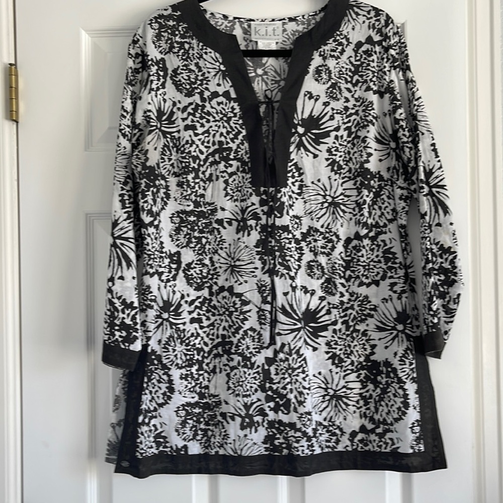 K.I.T. Keep it trendy tunic. Like new.